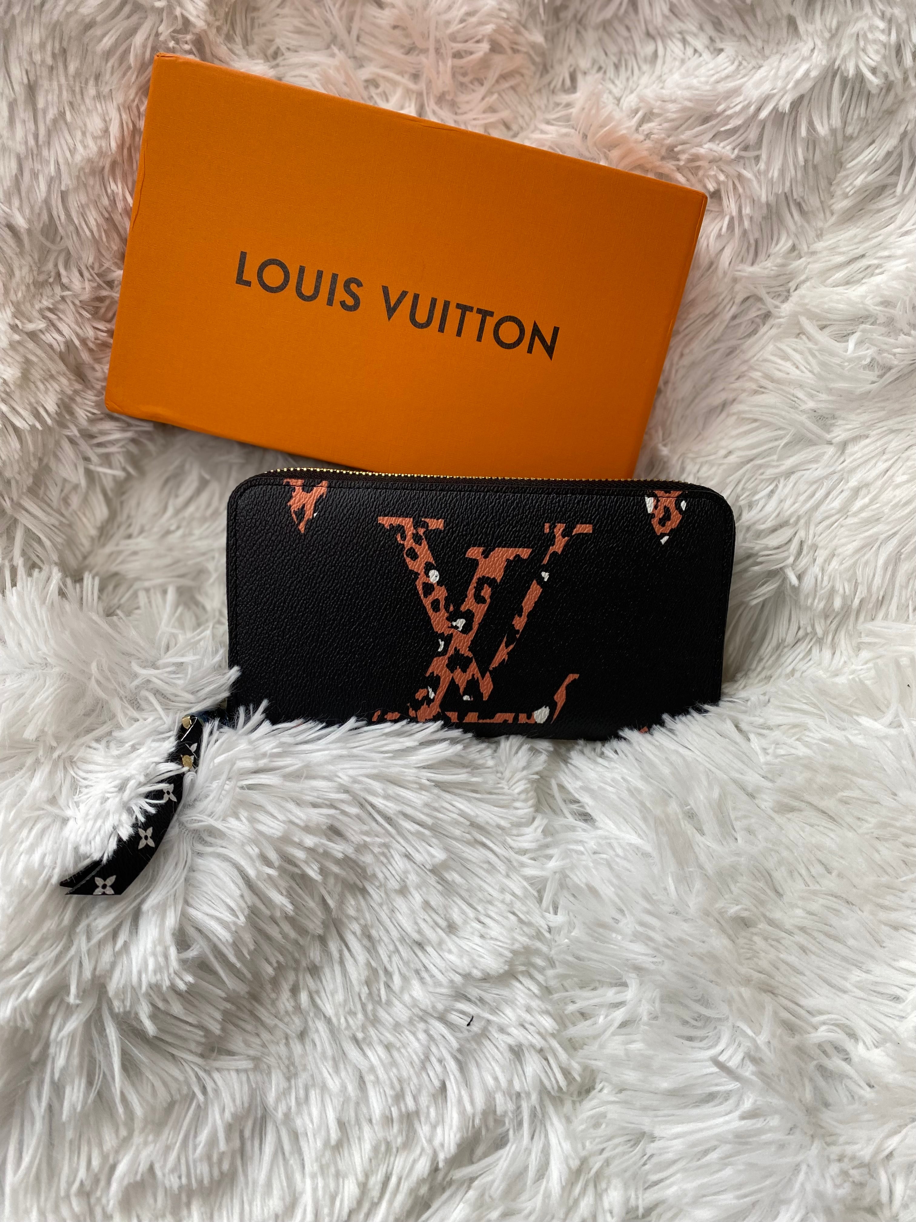 TOP Louis Vuitton LV LV Giant Monogram Zippy Wallet Jungle - Black