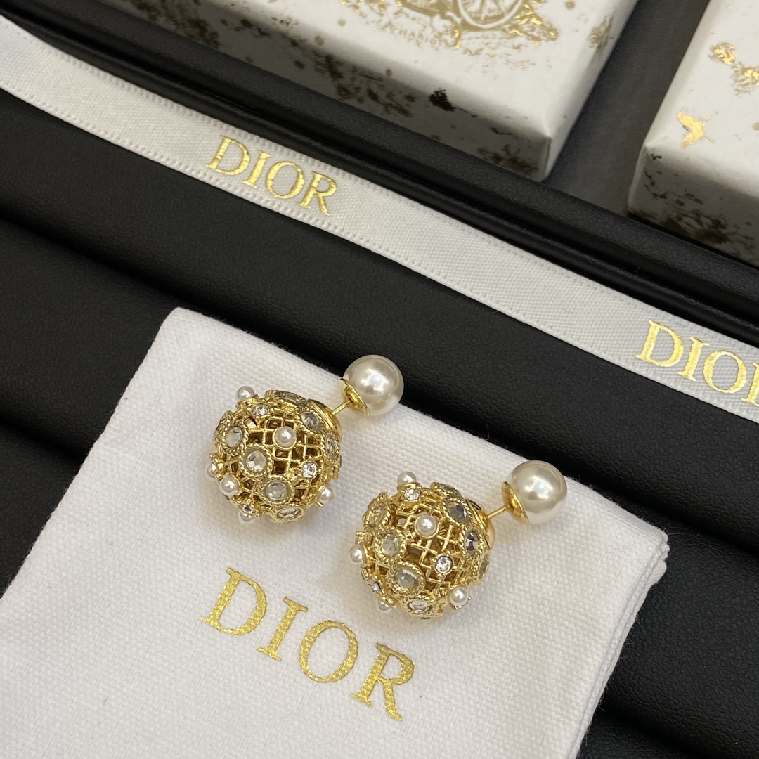 TOP Christian Dior Pearl Earrings - Gold