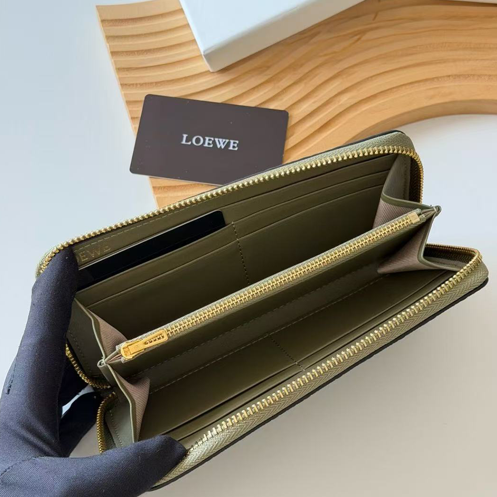 LOEWE Anagram Leather Continental Wallet (Replica)