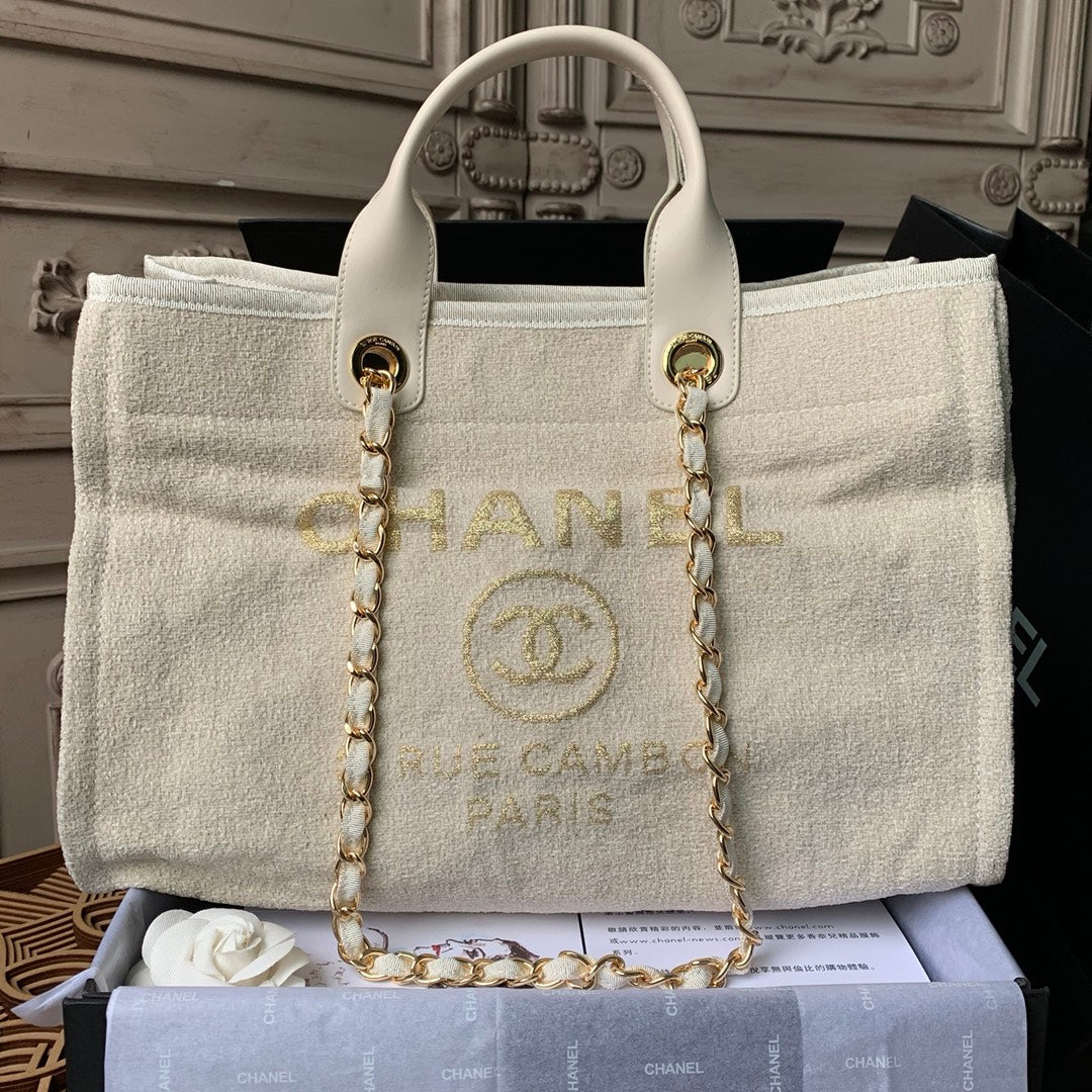 TOP CHANEL Deauville Tote Shopping Bag - White and Golden Threading
