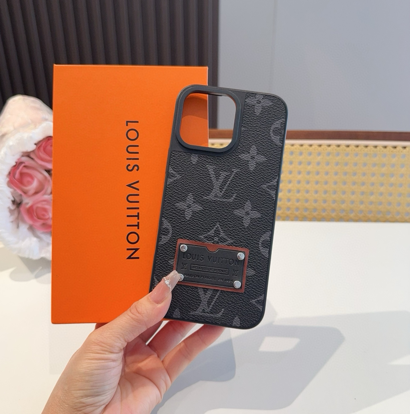 TOP Louis Vuitton LV Phone Case- 2 Colors