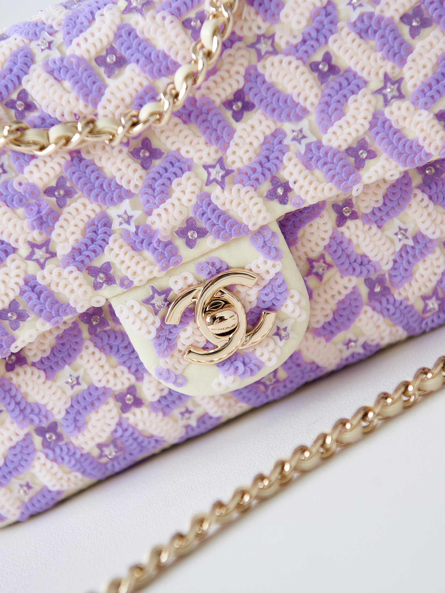 TOP CHANEL Flap Bag with Star Pattern 15x20x7cm - Purple