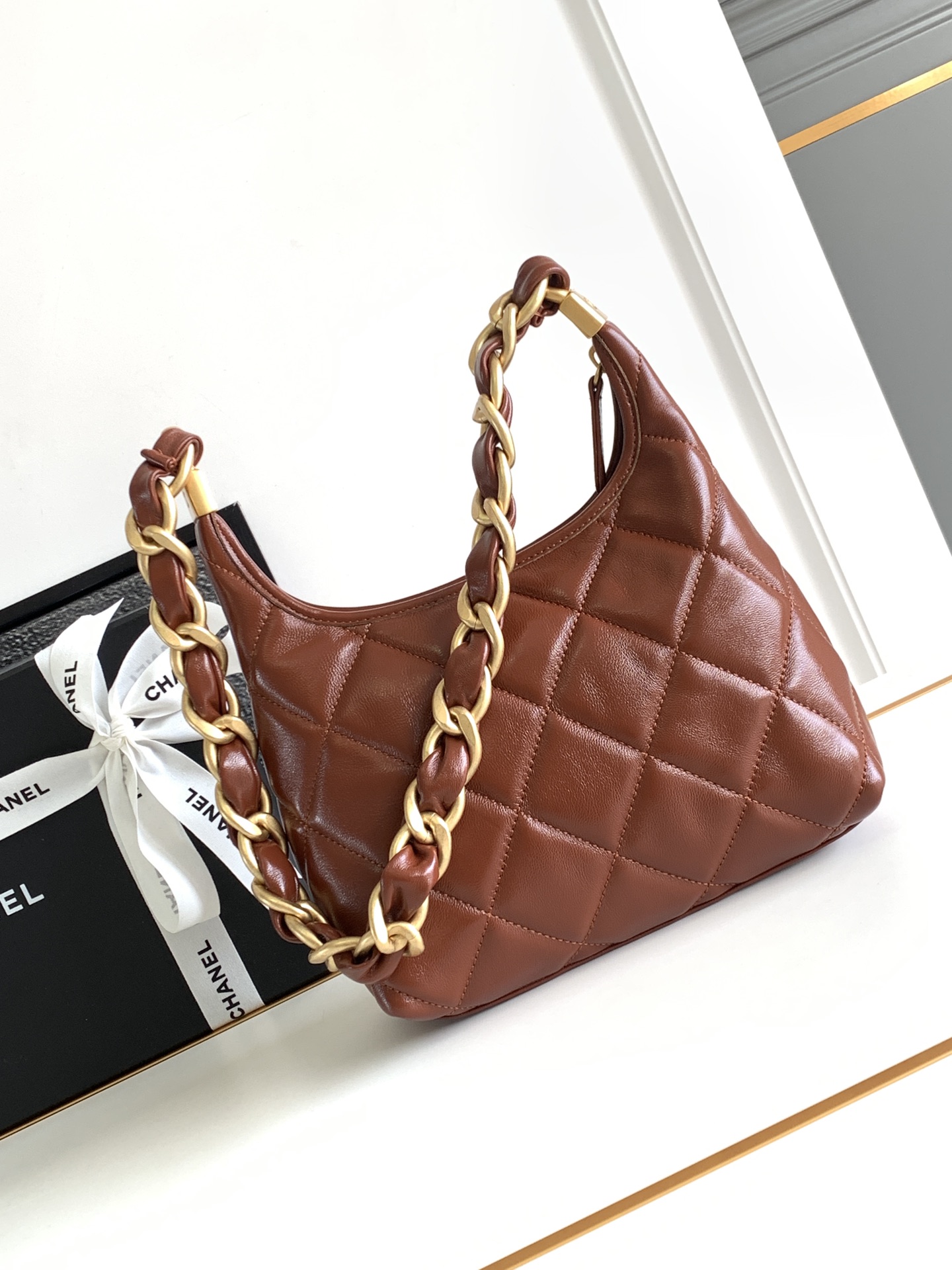 TOP CHANEL Hobo Bag 22.5x19.5x8.5cm - Brown