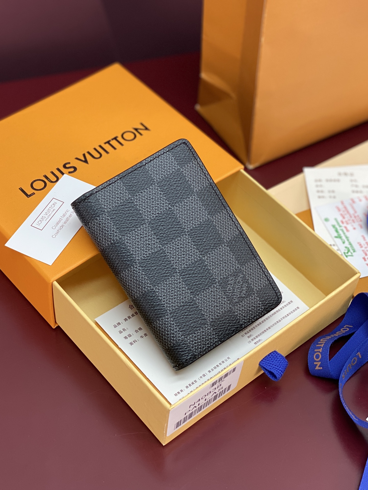TOP Louis Vuitton LV  Card Holder Cowhide 11x8cm - Black
