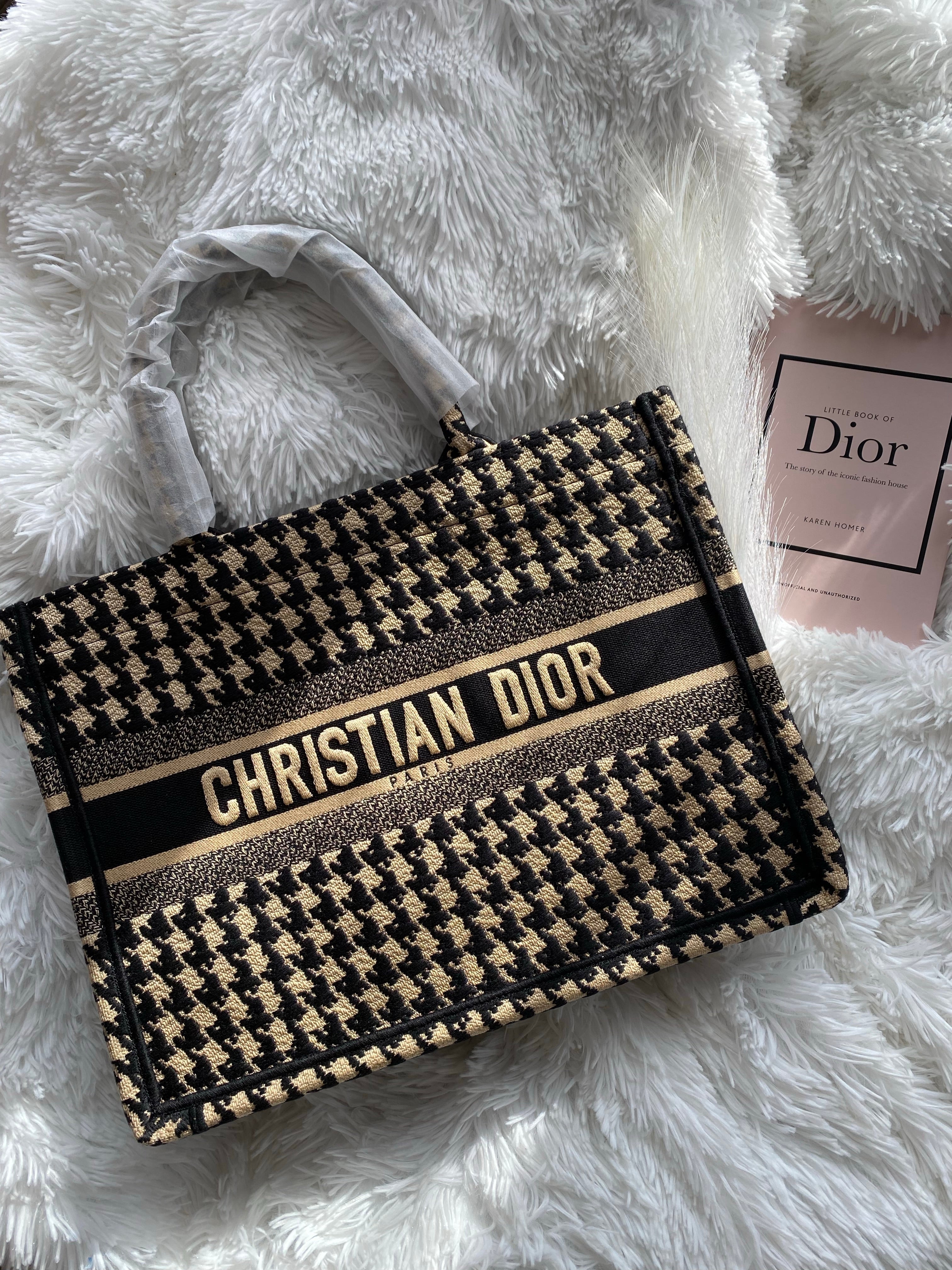 TOP Christian Dior Book Tote Bag Small 26.5cm - Black and White