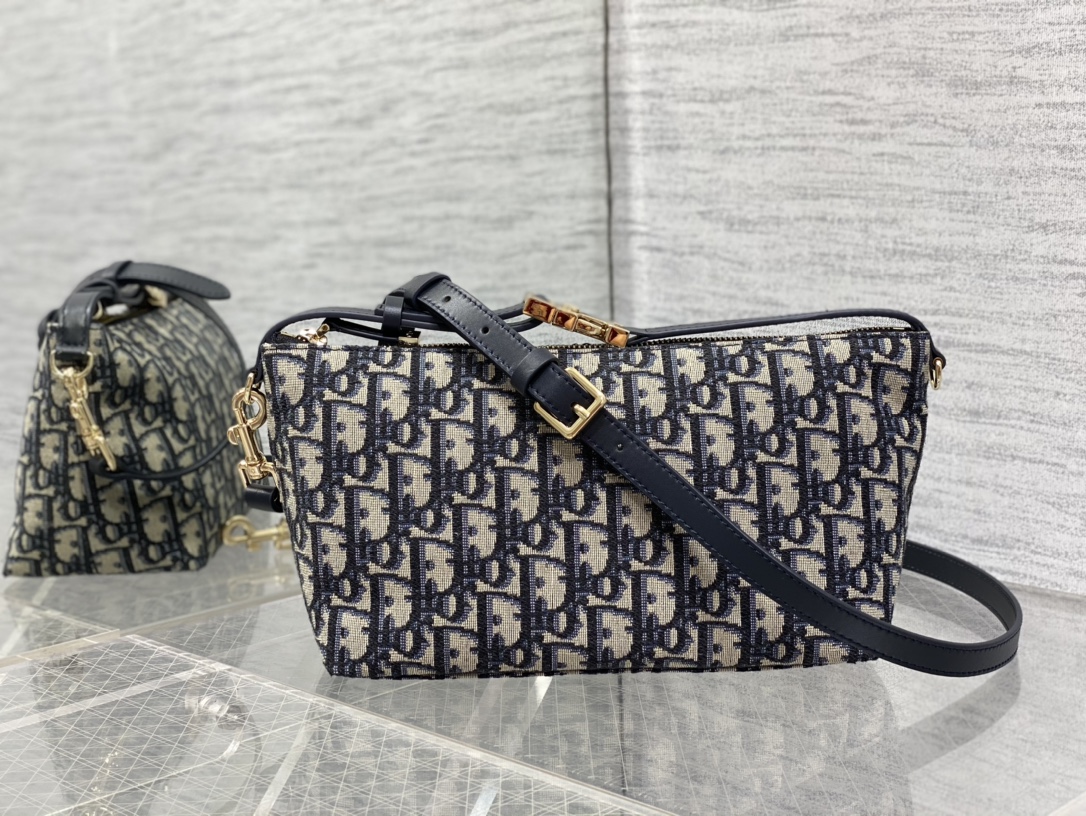 TOP Christian Dior Medium Diortravel Nomad Pouch 22*13*9.5cm -Blue