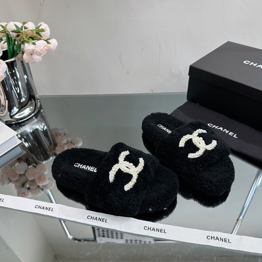 TOP CHANEL Autumn And Winter Lamb Hair Slippers - 4 Colour