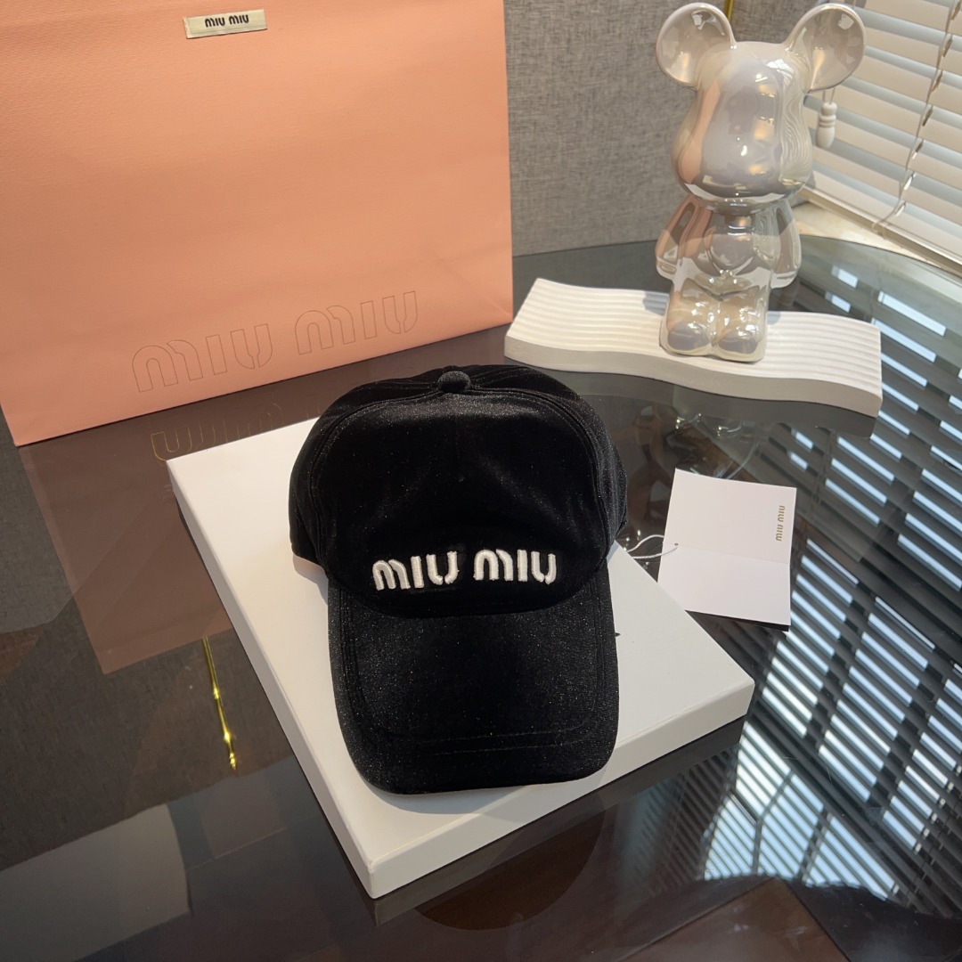 TOP Miu Miu Baseball Cap - Black