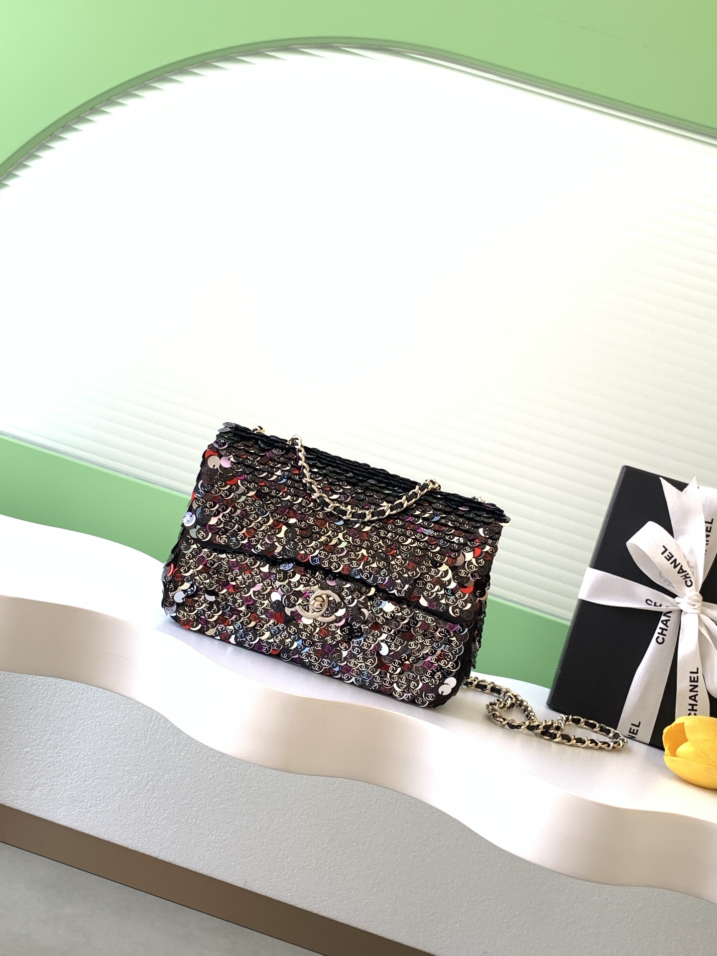 TOP CHANEL Classic Flap Bag CF Sequins 21*14*8cm - Black