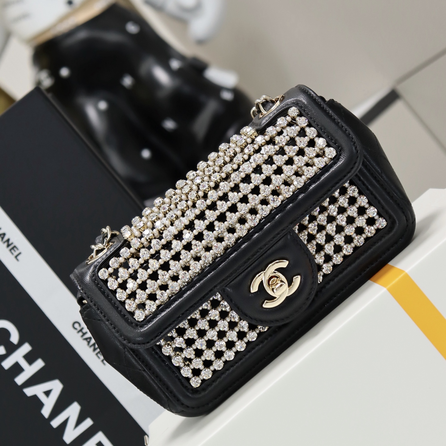 TOP CHANEL Hollowed-Out Shiny Crystal 16*13*4.5cm/22.5*14.5*6.5cm - 3 Color
