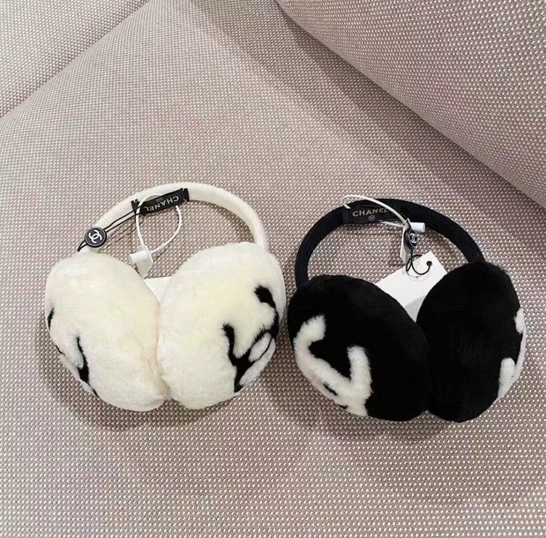 TOP CHANEL The Latest Ear Muffs - Black&White