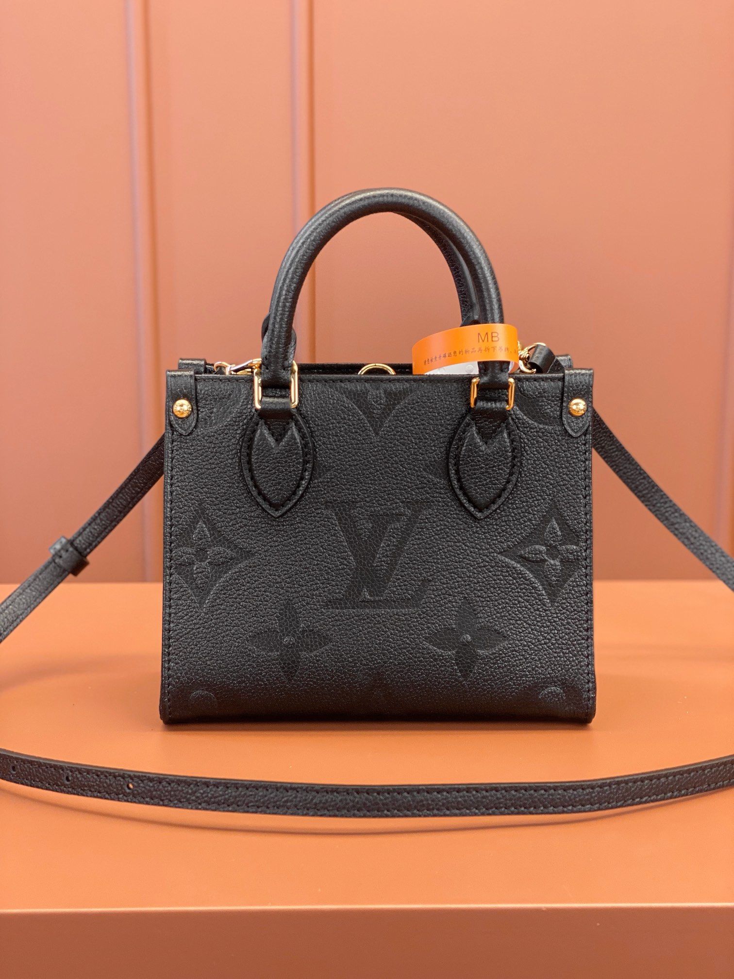 TOP Louis Vuitton LV On The Go BB Bag 18x15x8.5cm - Black