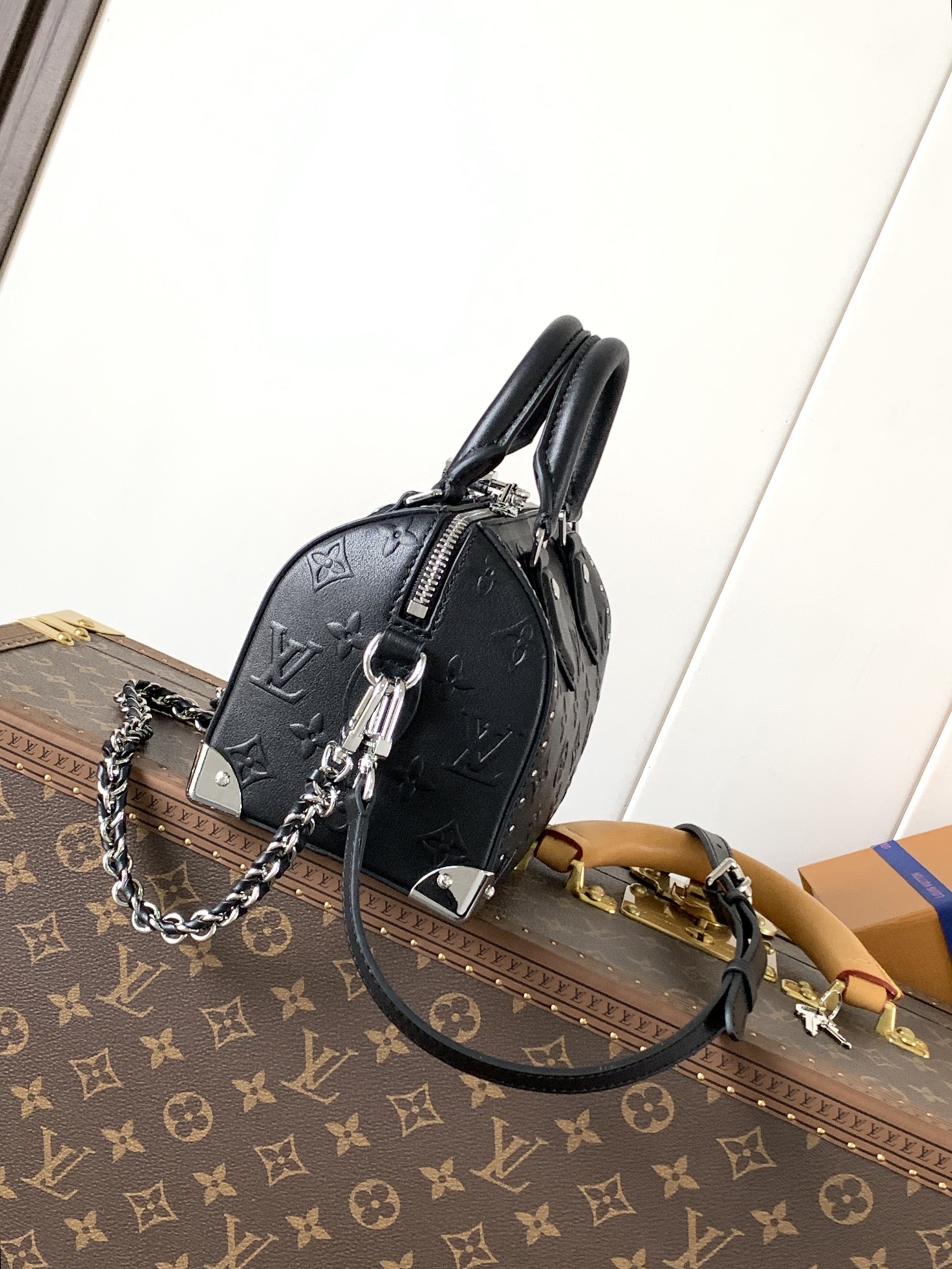 TOP Louis Vuitton LV Monogram Bold Speedy 20 Trunk Handbag 20.5x13.5x11cm  - Black