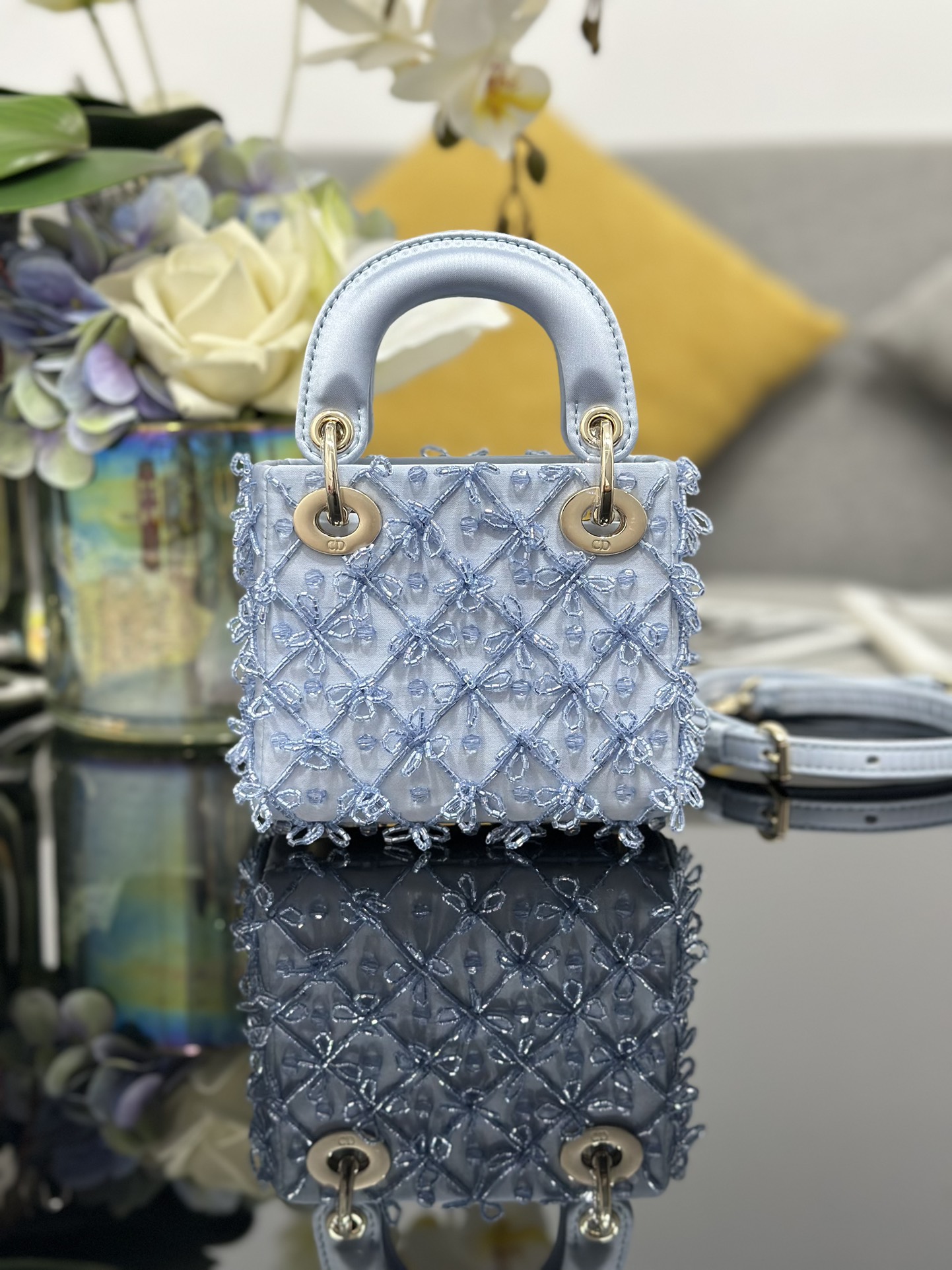 TOP Christian Dior Lady Dior Bag Mini Embroidered Ice Blue Beads 12x10.2x5cm - Blue