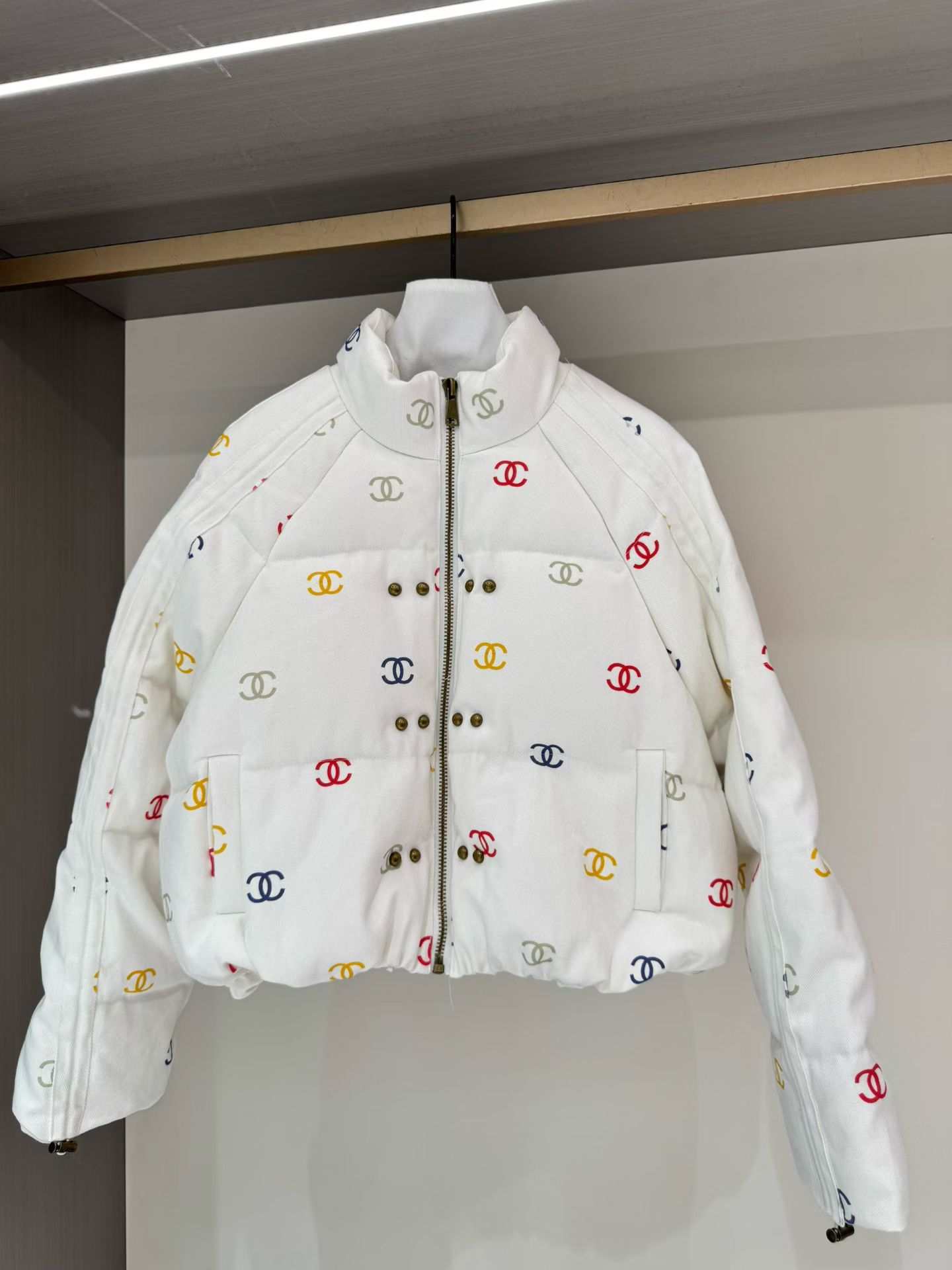 TOP CHANEL Down Jacket - White