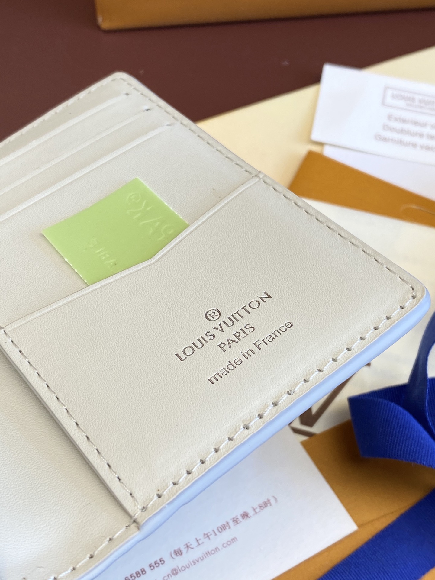 TOP Louis Vuitton LV Taurillon Card Bag Monogram Cowhide 11*7.5*1cm - White