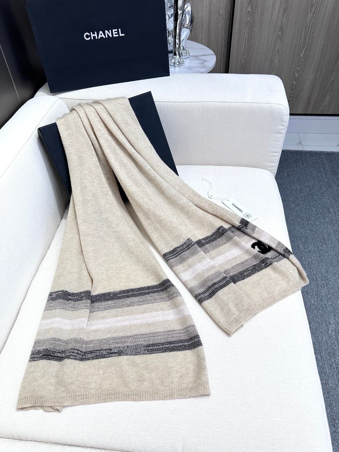 TOP CHANEL Classic Scarf 50X210 cm - 2 Colors