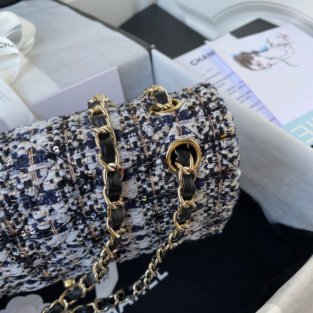 TOP CHANEL Classic Flap Bag Tweed Medium 25.5cm - Multicolour & GHW