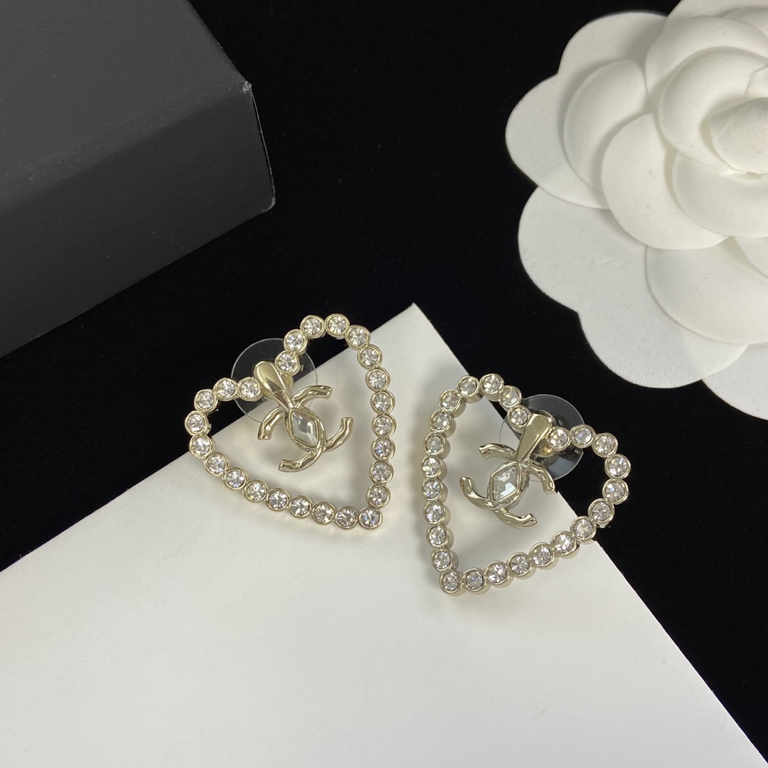 TOP CHANEL Necklace Earrings Brooch Set