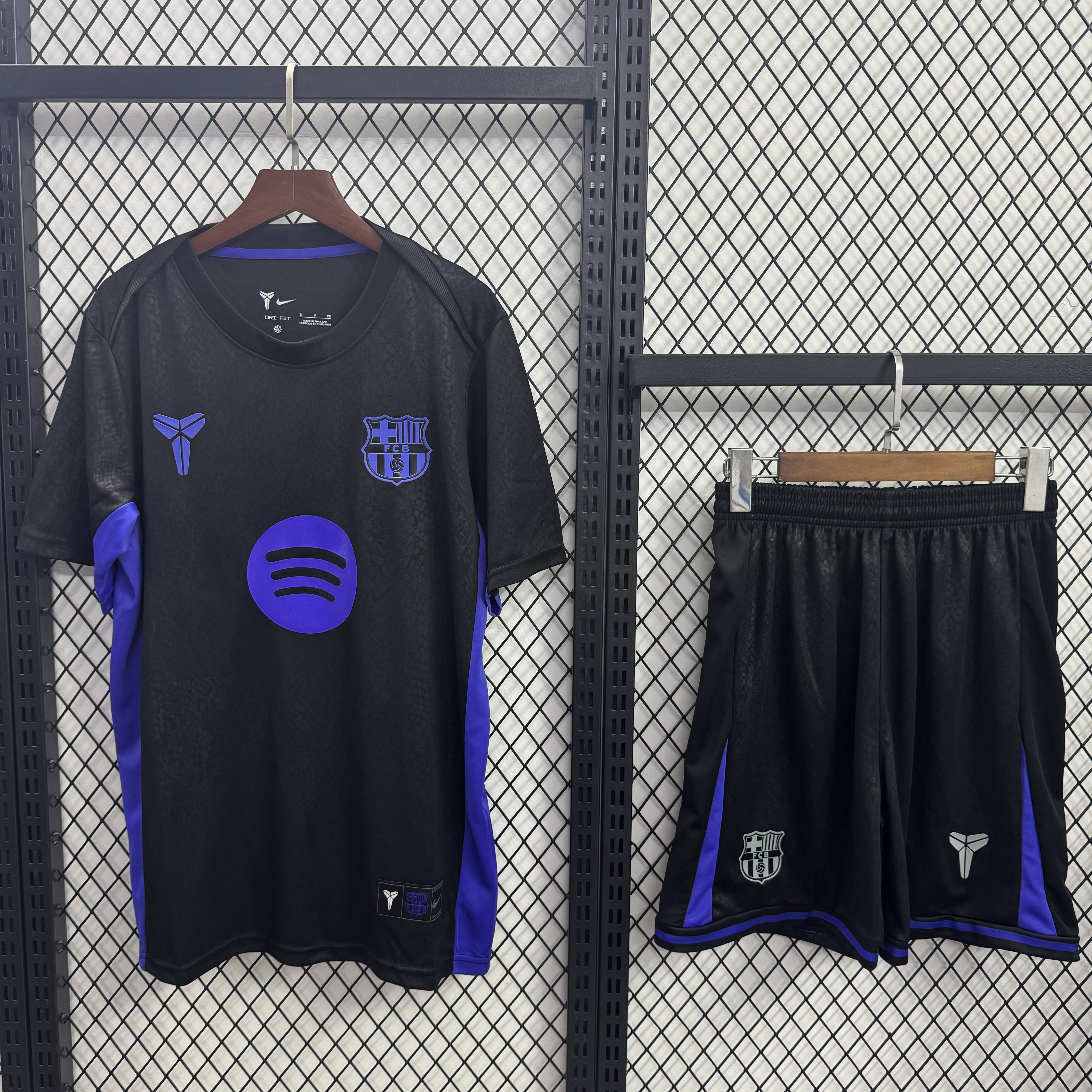 Barcelona x Kobe Bryant Short Sleeve Pre-Match Adult Suit 25/26
