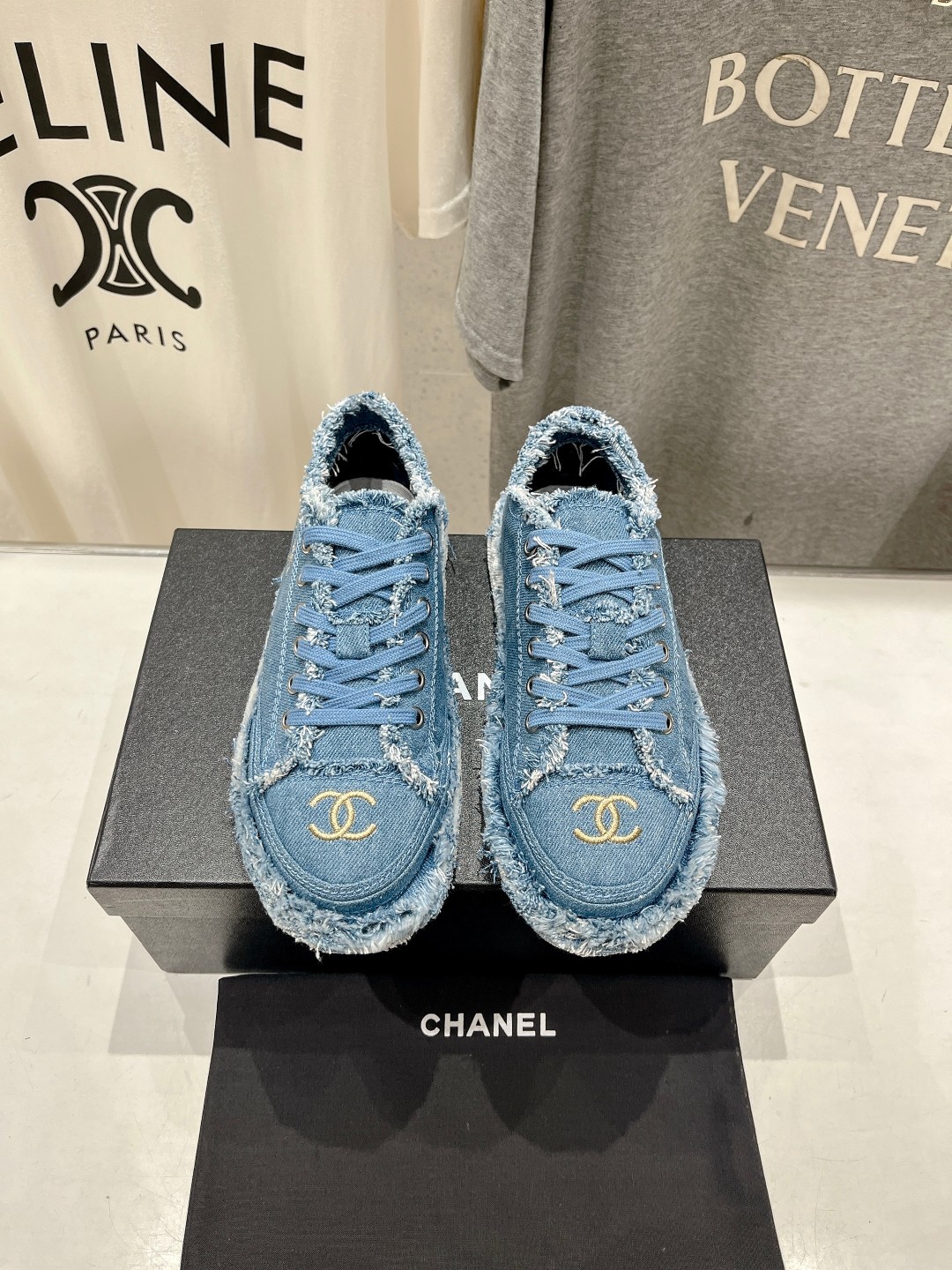 TOP CHANEL Denim Sneakers - Blue