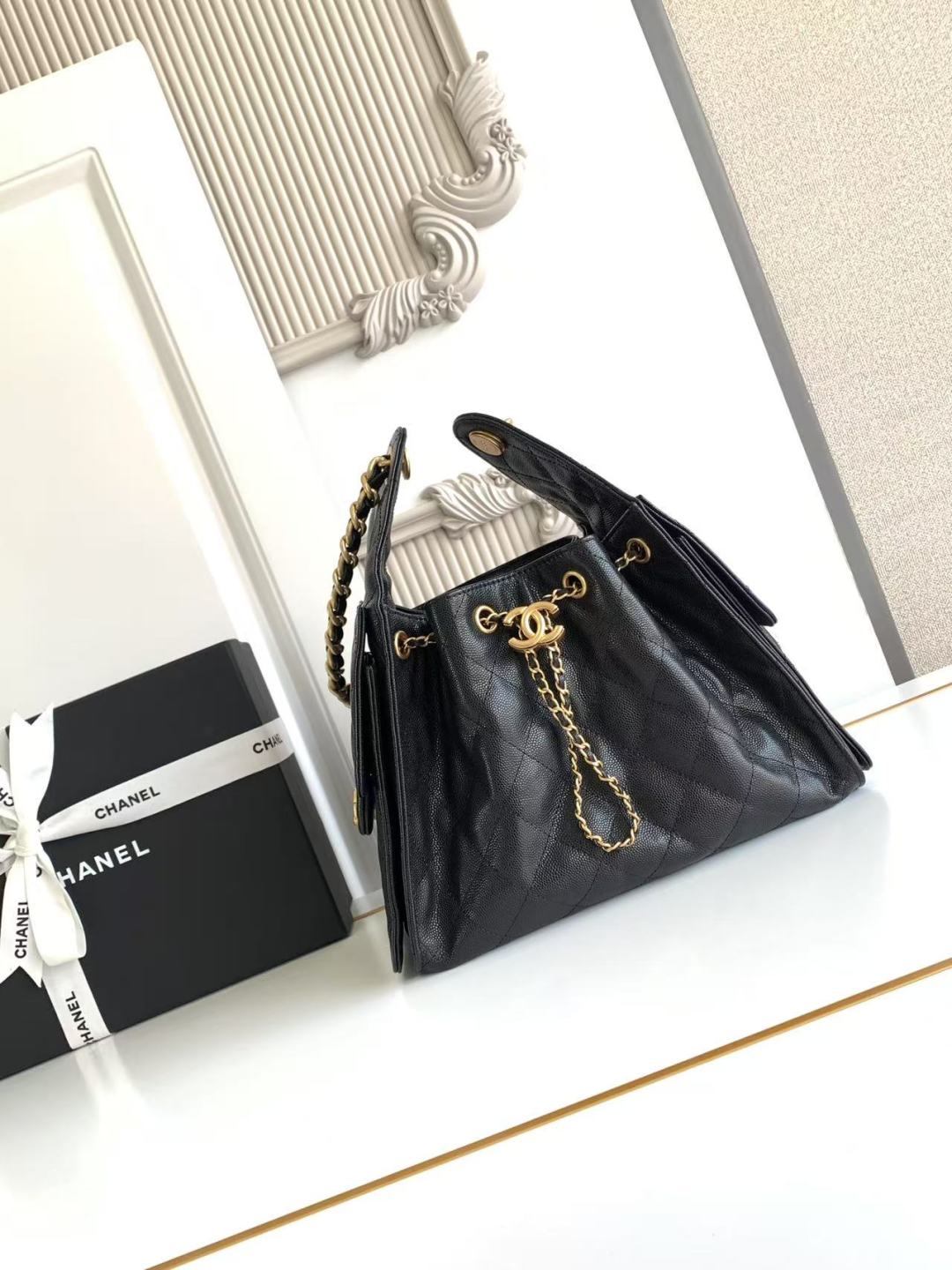 TOP CHANEL Hobo Shopping Bag  30x26x14cm - 9 Colors