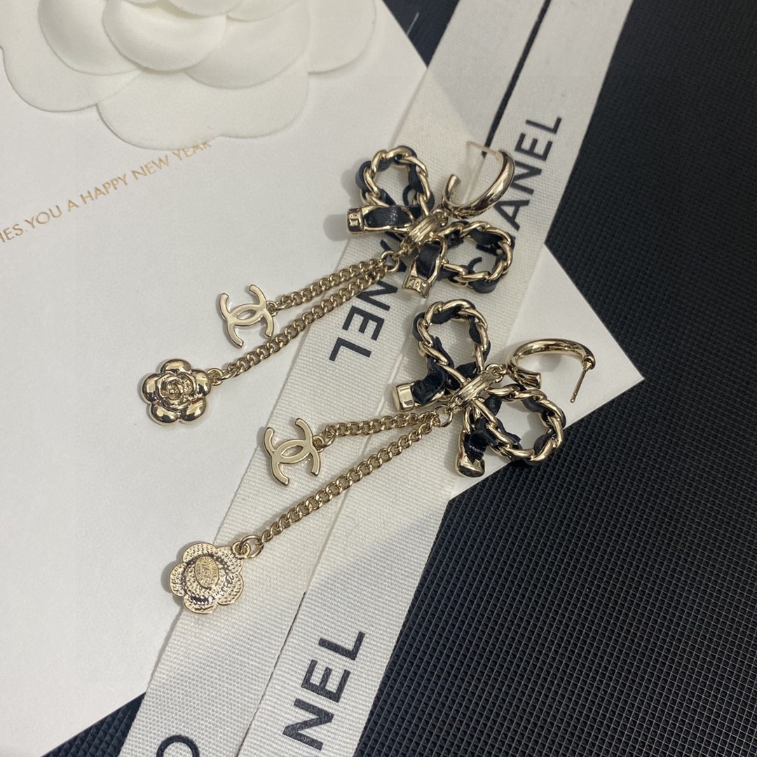 TOP CHANEL Bow Flower Stud Earrings