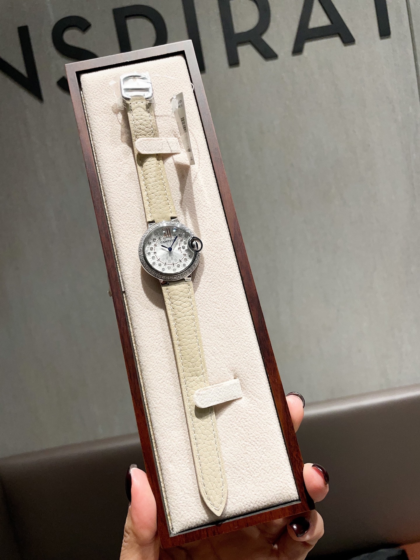 TOP Cartier Watch with Diamonds on Bezel 33mm - Khaki/Beige