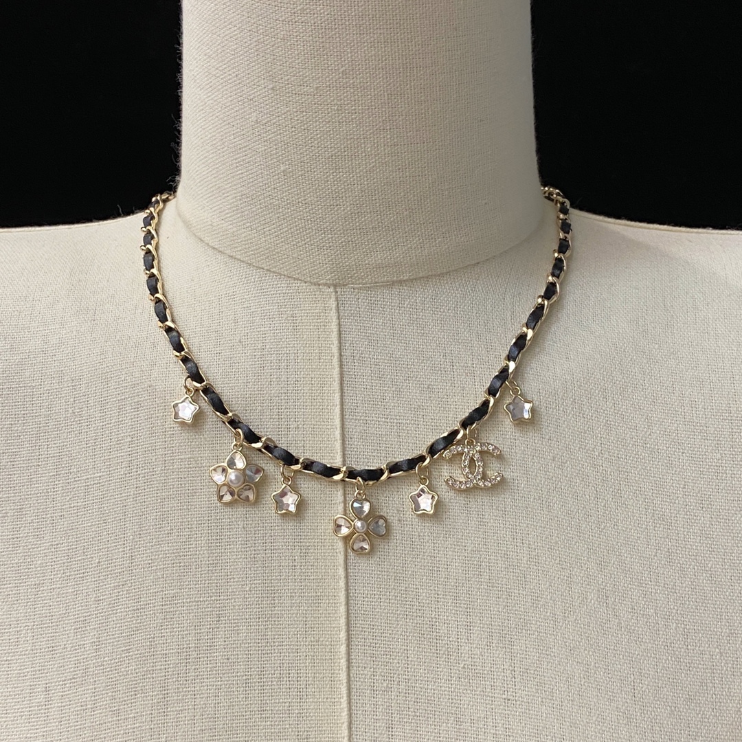 TOP CHANEL CC Necklace - Gold