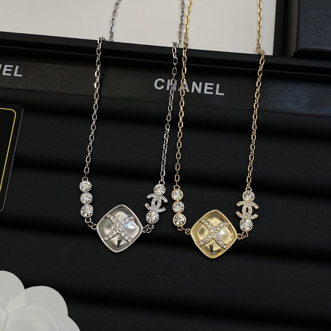 TOP CHANEL  Necklace - 2 Color