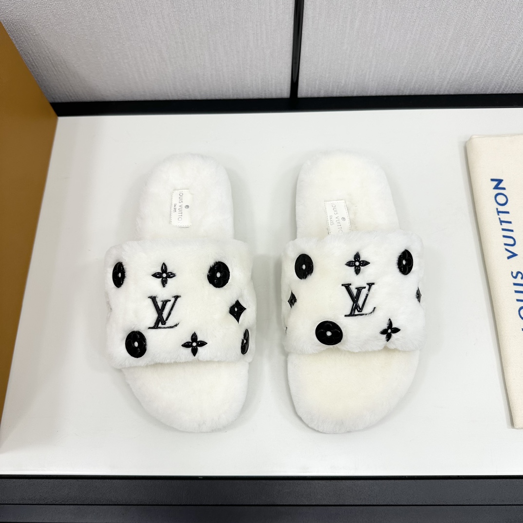TOP Louis Vuitton LV Monogram Fur Slippers - 5 Colors