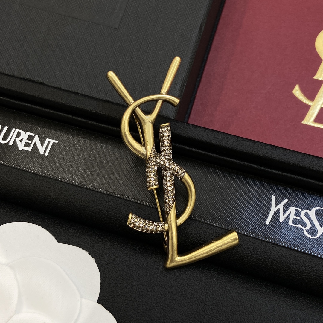 TOP Yves Saint Laurent YSL  Gold Retro Style Brooch