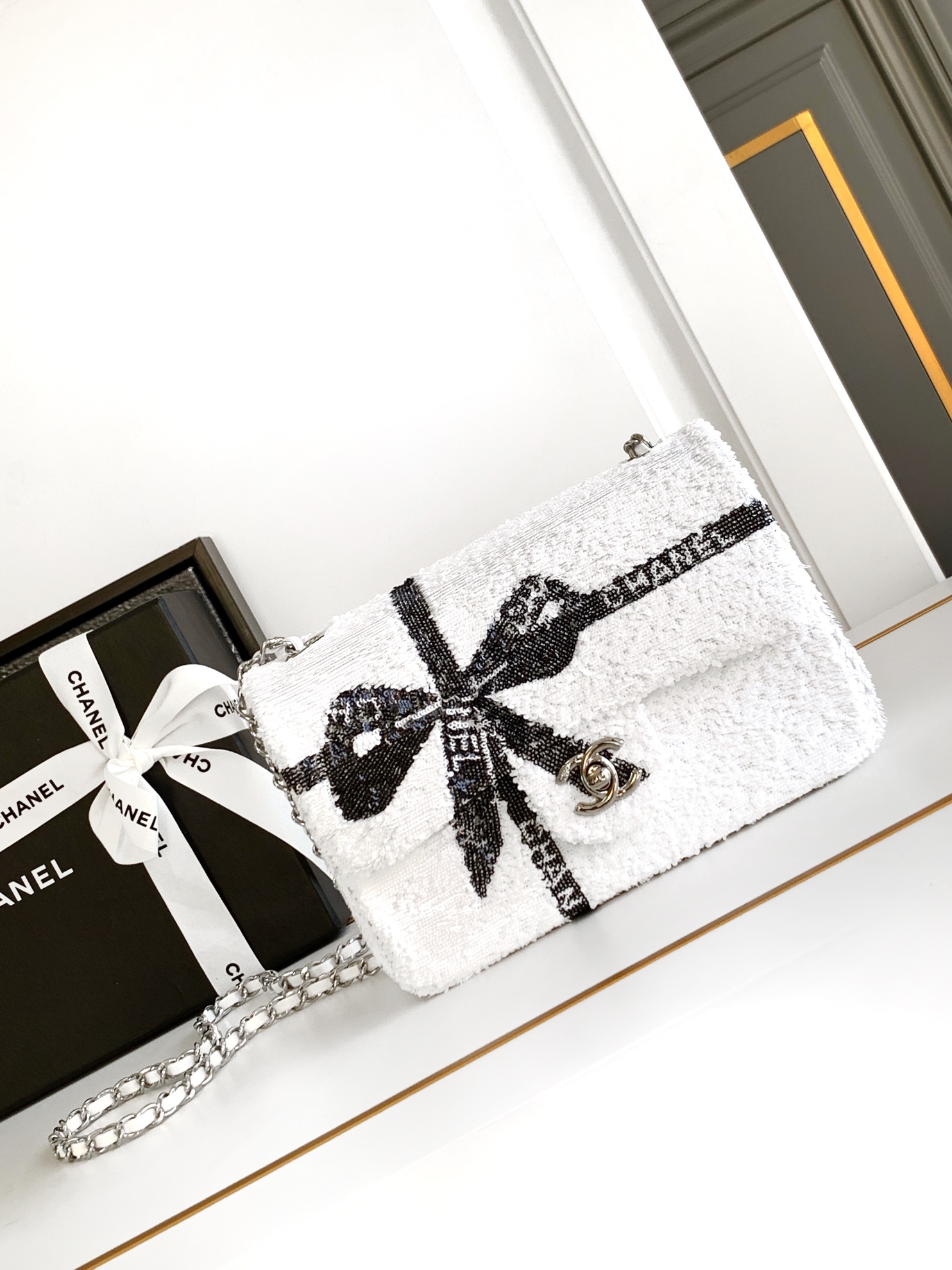 TOP CHANEL Flab Bag with Beads 20×13×6cm - 2 Colors