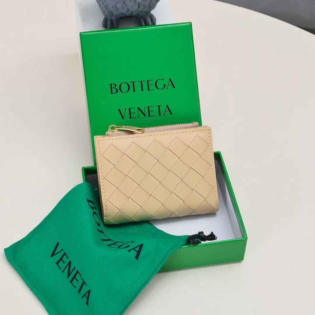 Bottega Veneta Intrecciato Small Bi-Fold Wallet (Replica)
