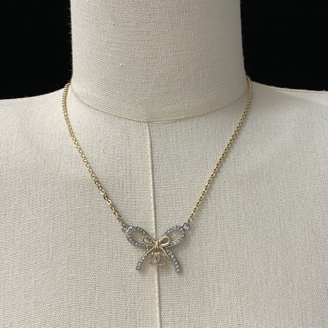 TOP CHANEL CC Necklace - Gold