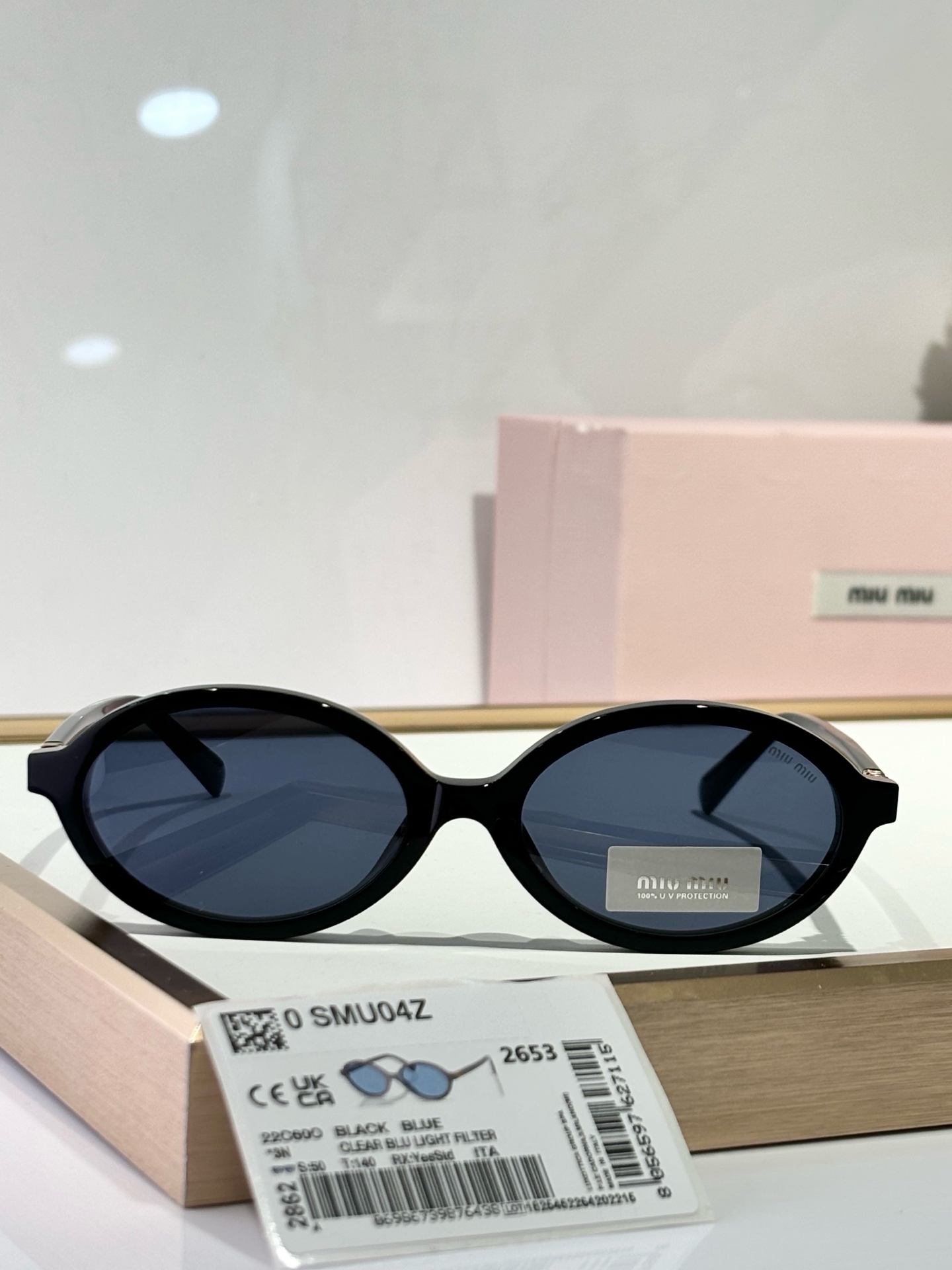 TOP Miu Miu Sunglasses - Black