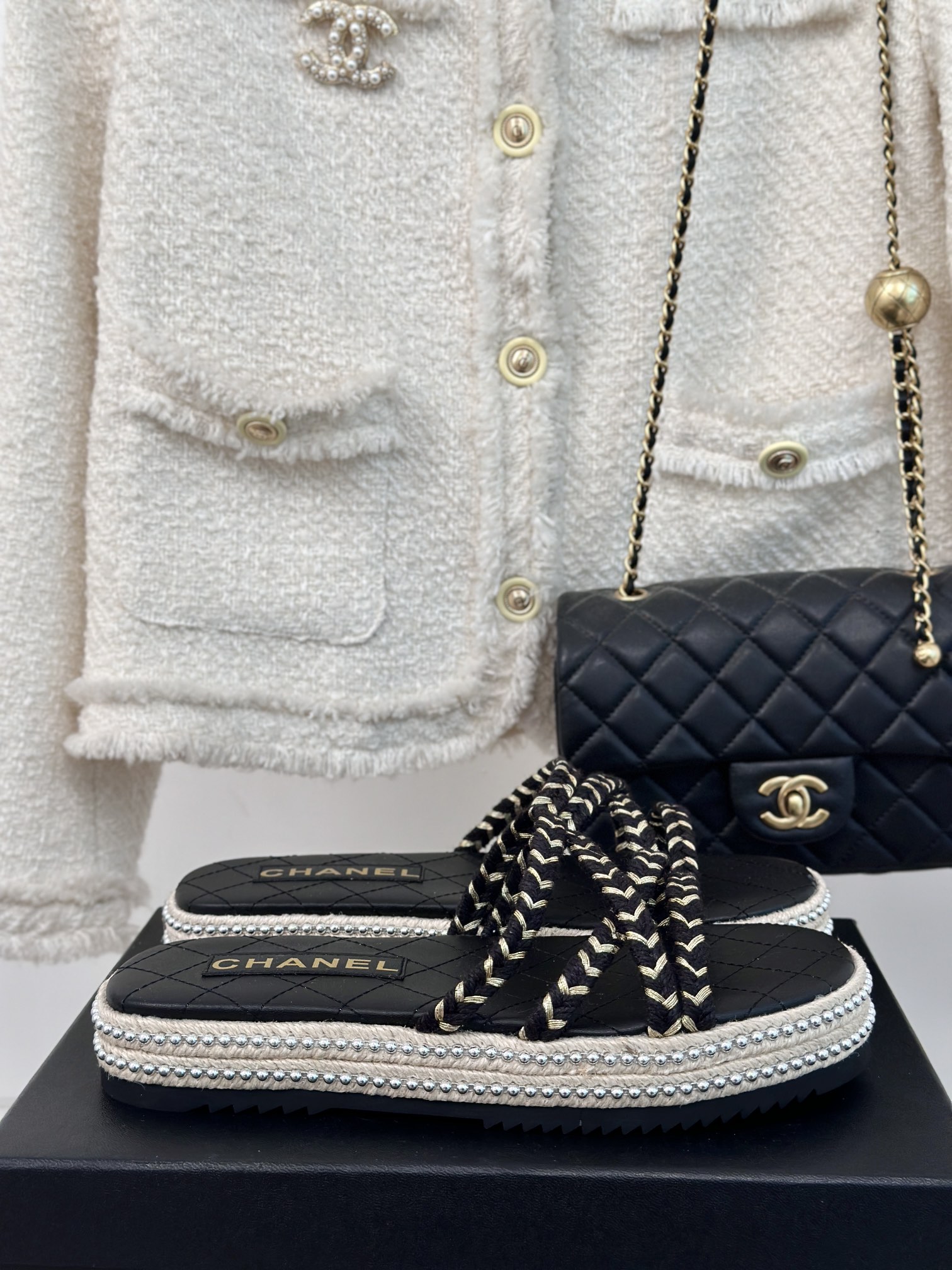 TOP CHANEL Pearl Hemp Rope Slides - 3 Color