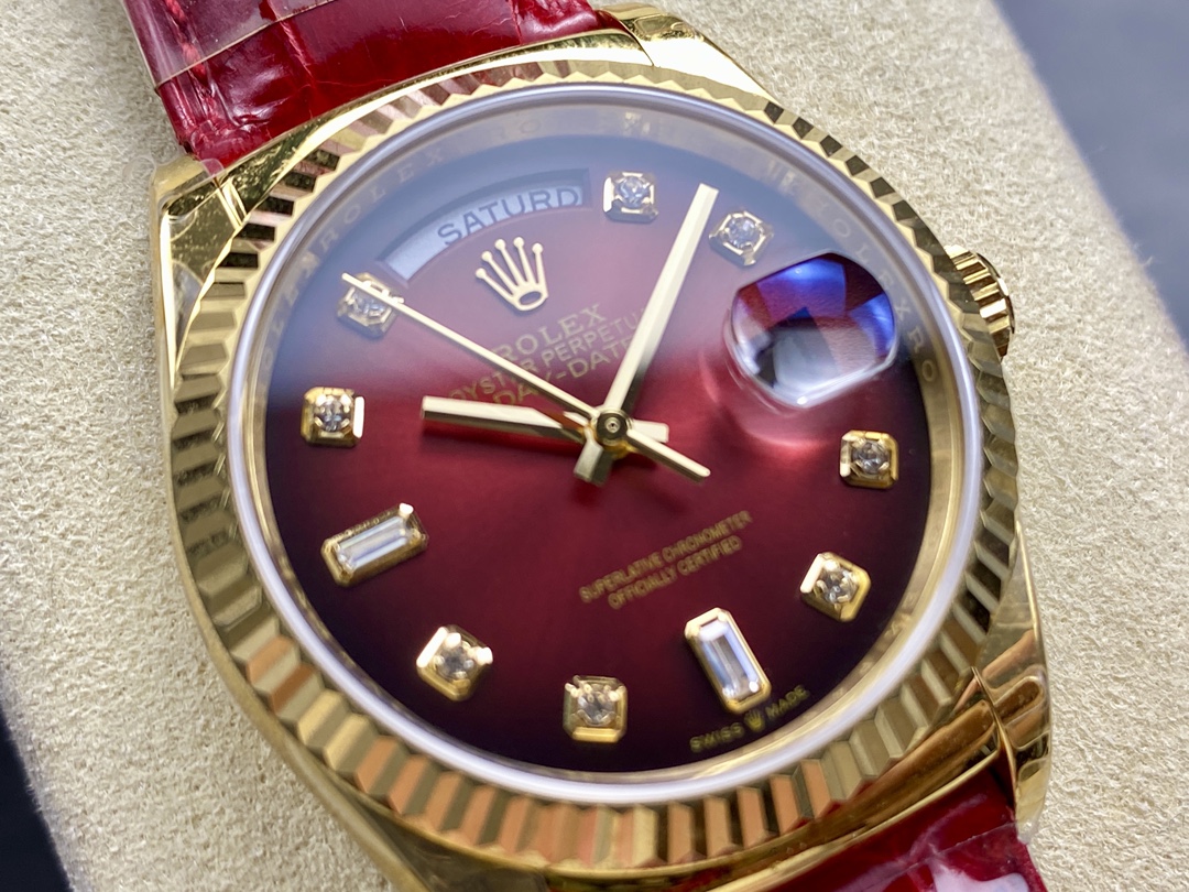TOP ROLEX  Day-Date Yellow Gold Bezel Watch 36mm - Red