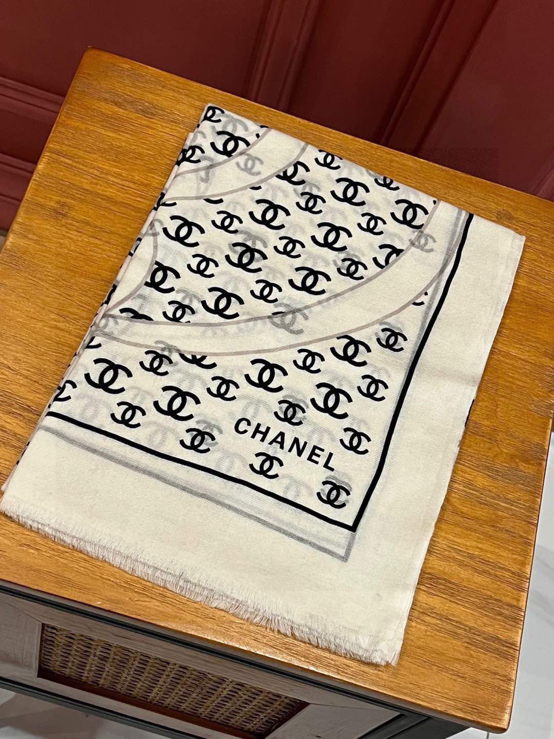 TOP CHANEL CC Scarf 100x200cm - 2 Color