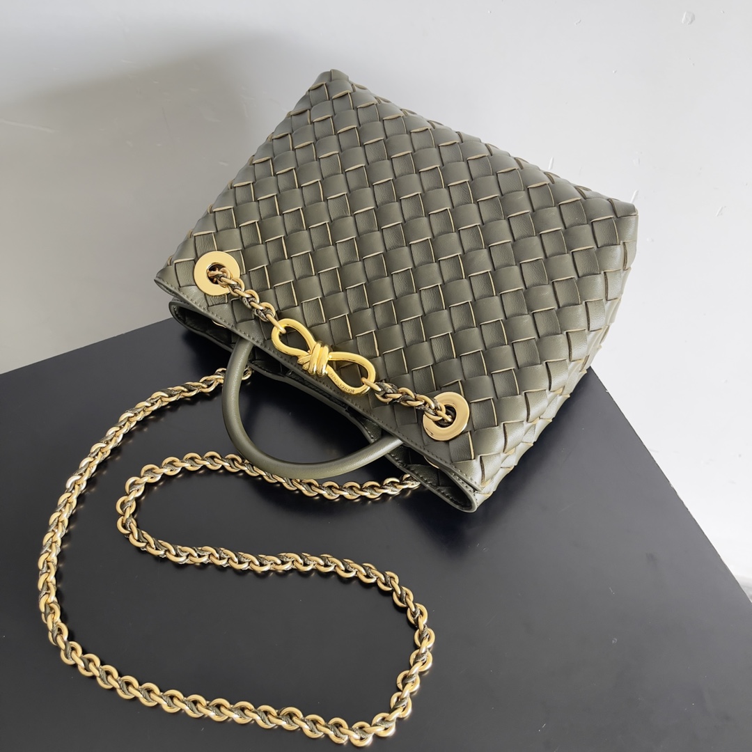 TOP Bottega Veneta BV Andiamo Bag 25 x 22 x 10.5 cm - Green