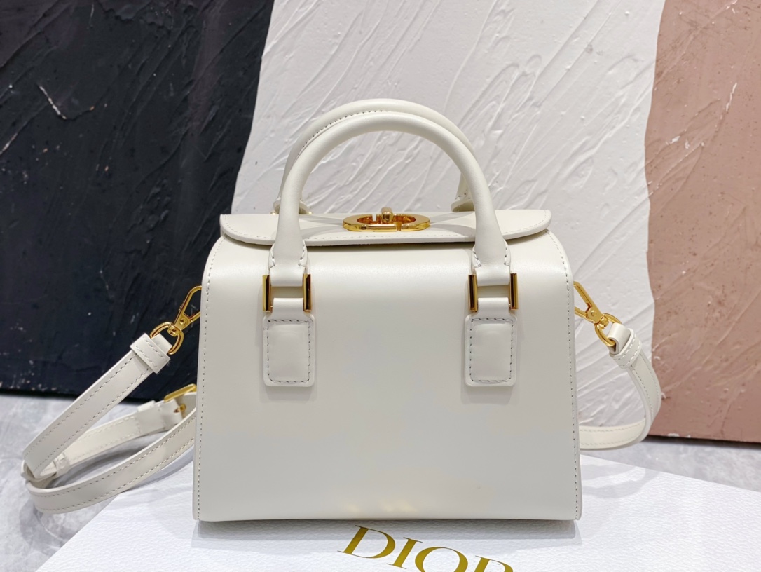 TOP Christian Dior Dior New Pillow Bag Handbag 19*15*15 cm - Milky White