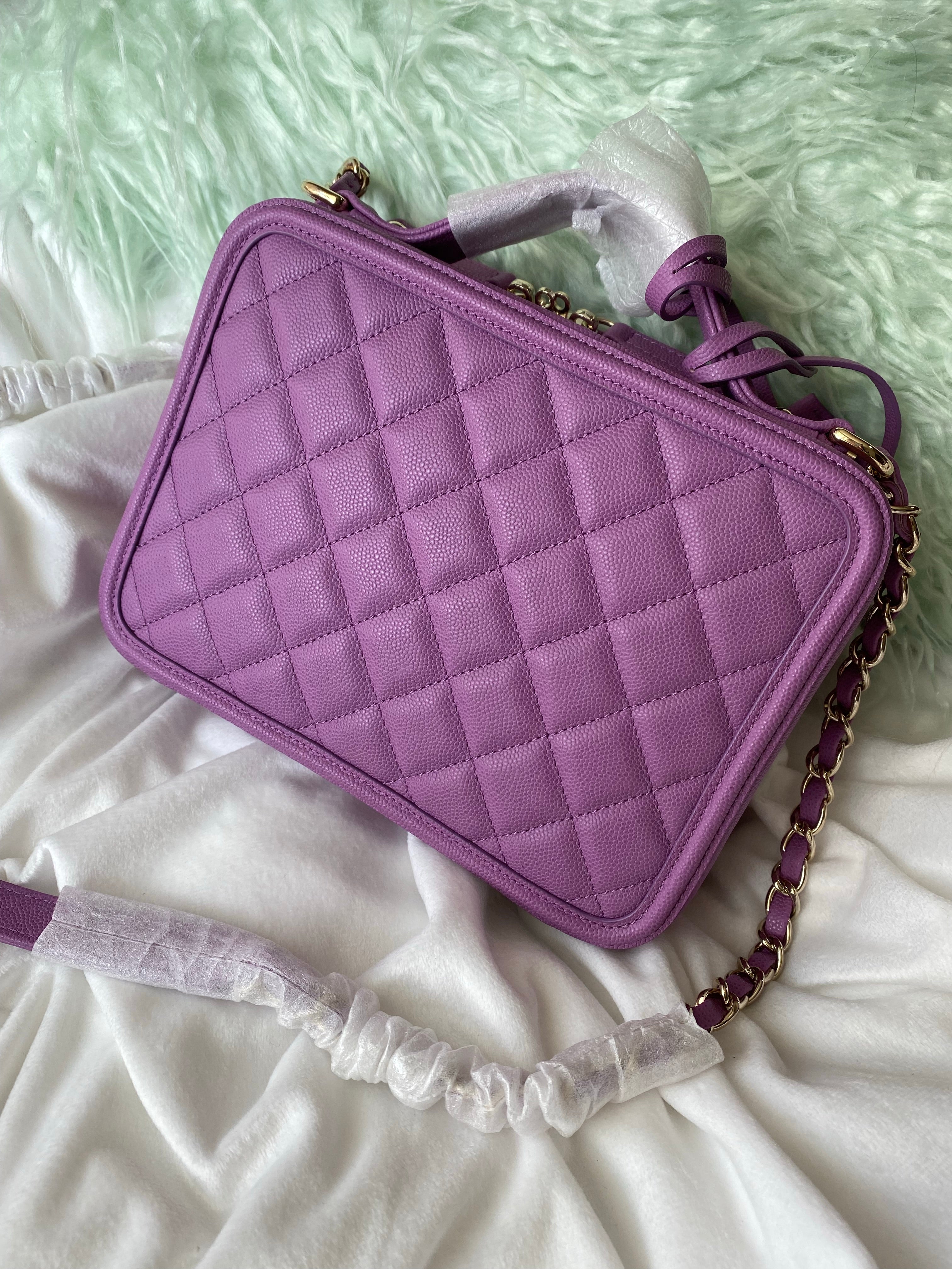 TOP CHANEL Vanity Case Caviar Quilted Medium - Purple
