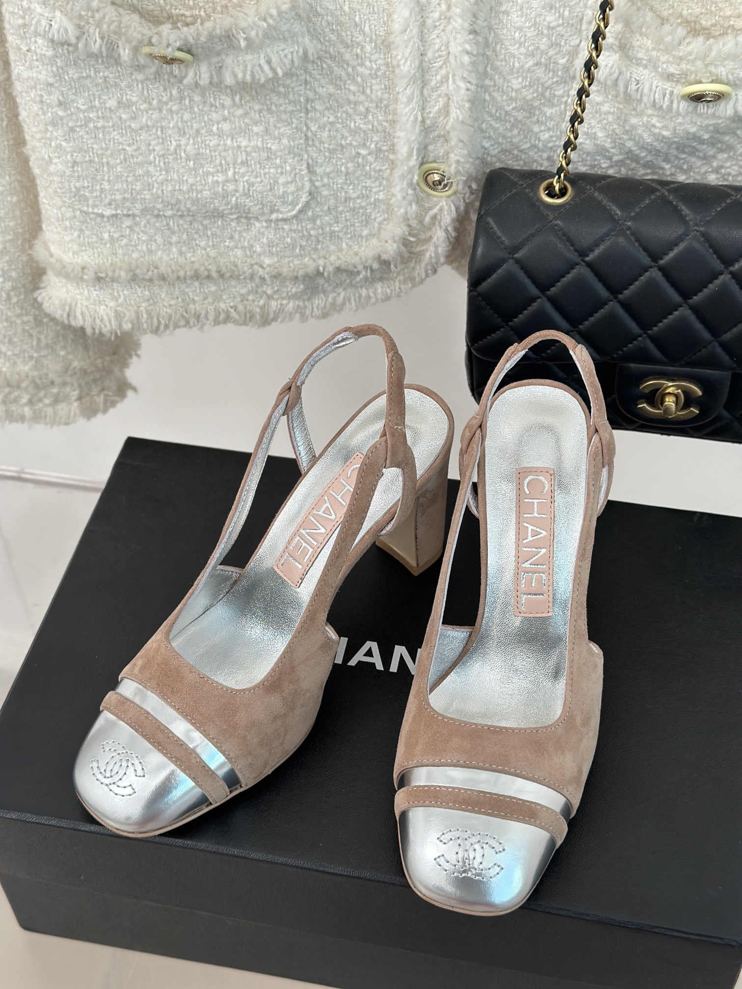 TOP CHANEL CC Thick Heel Back Sandals - Pink