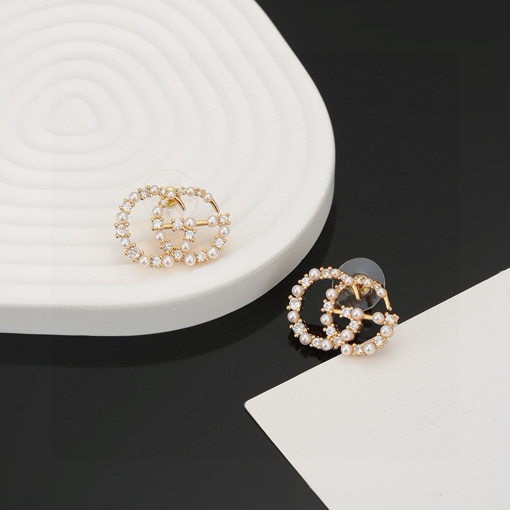 TOP GUCCI Stud Pearl Earrings - Gold