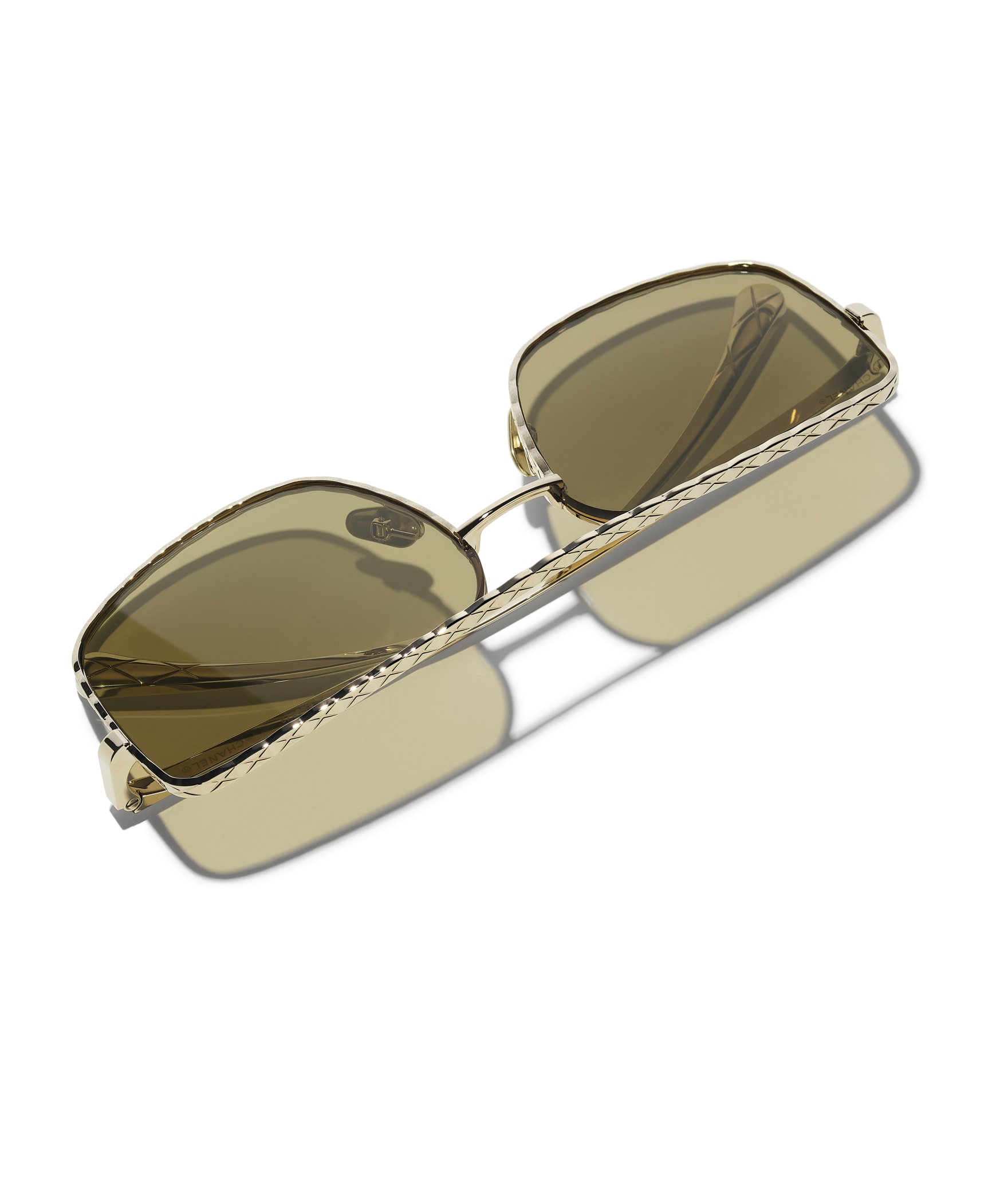 CHANEL Pilot Sunglasses A71756X01060L