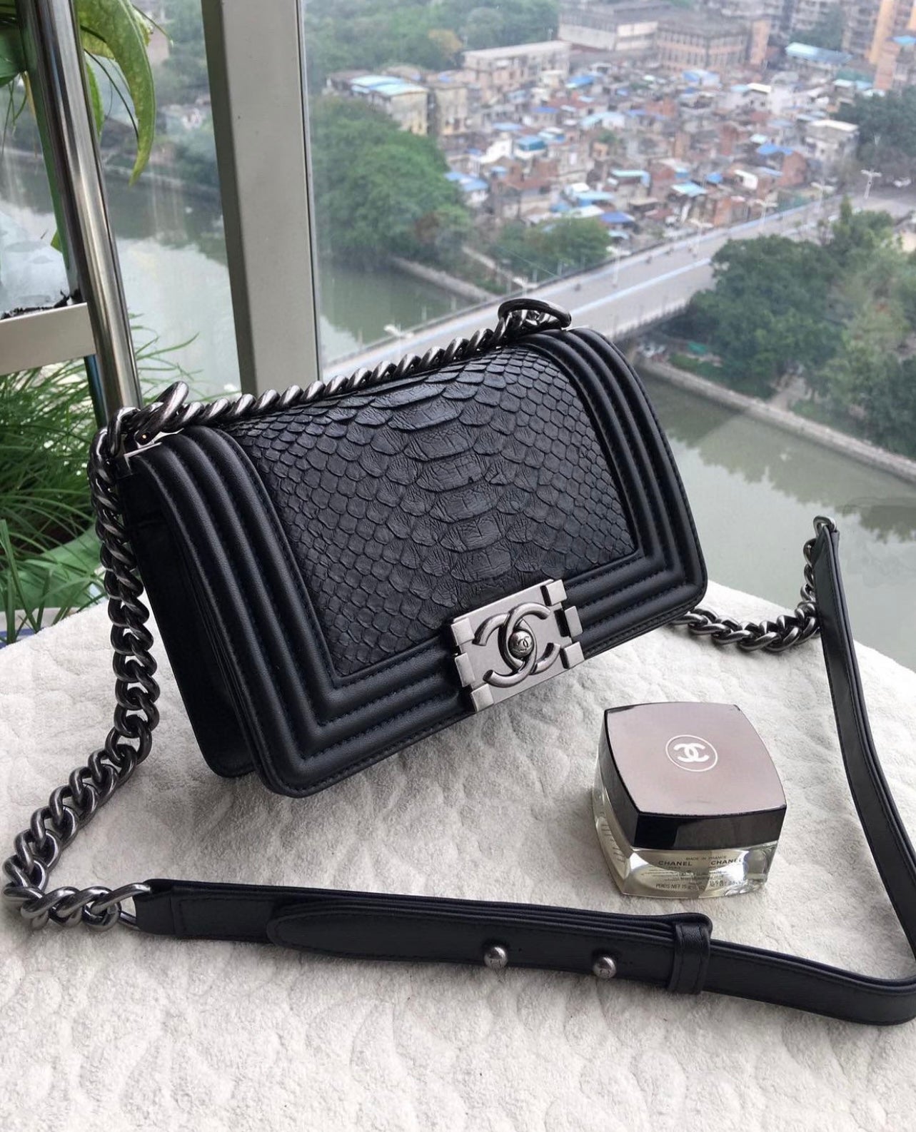 TOP CHANEL Le Boy Bag Python Small 20CM/25CM  - Black & SHW