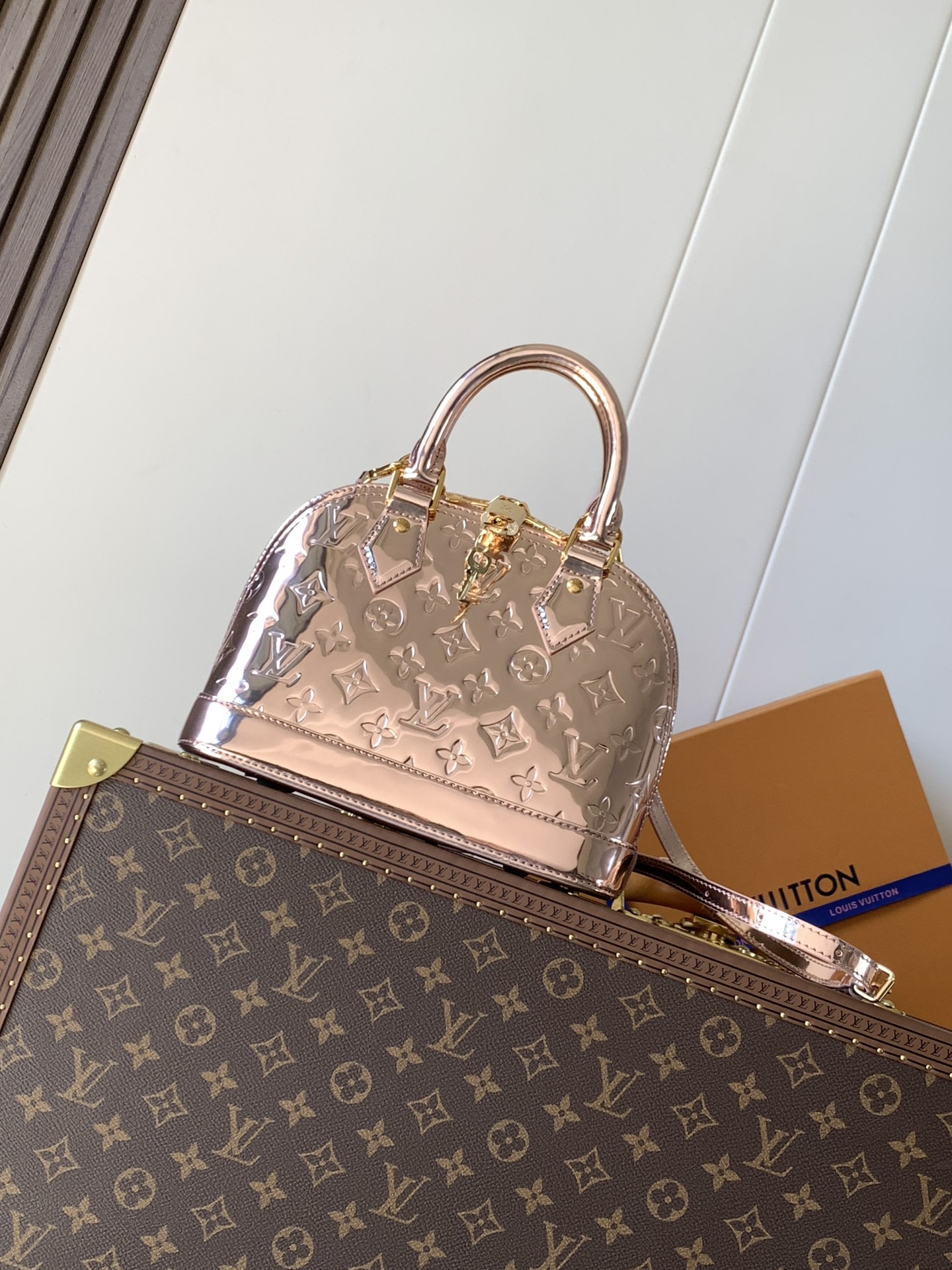 TOP Louis Vuitton LV Alma BB Bag Monogram Miroir 23.5X17.5X11.5cm - Rose Gold