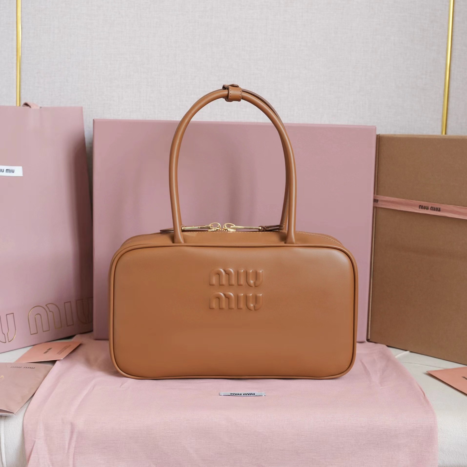 TOP Miu Miu Bag Cowhide 29*17*9cm - Brown