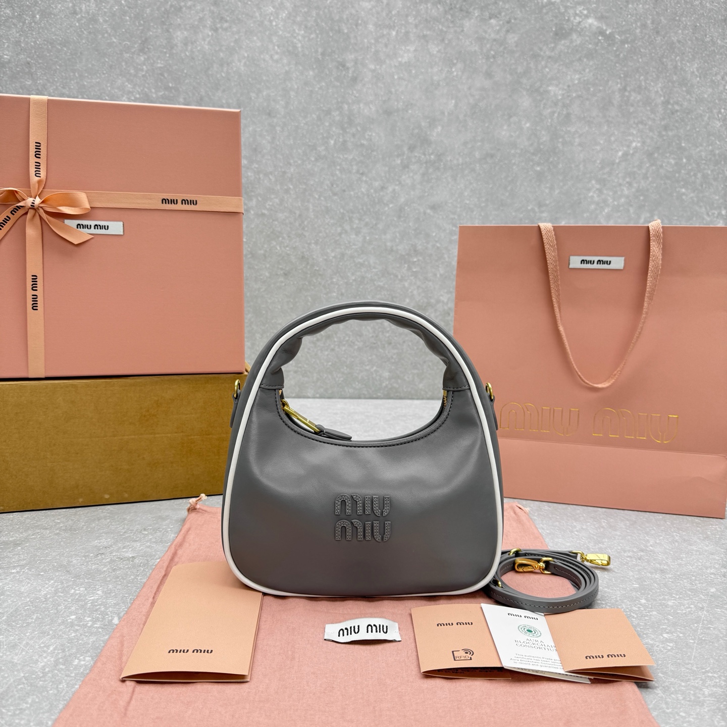 TOP Miu Miu Miu Wander Crescent Bag 23X22X7cm - 2 Color