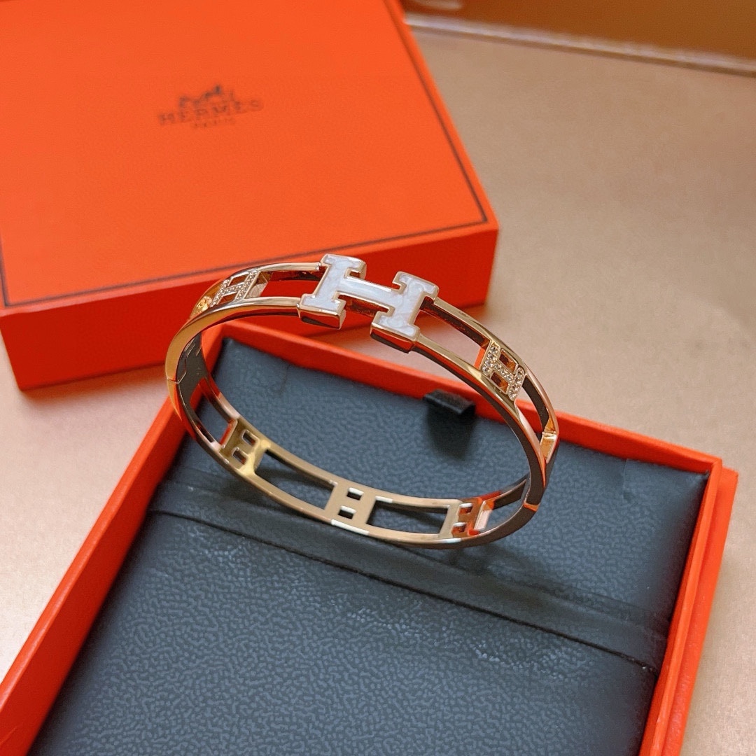 TOP HERMES H Bracelet